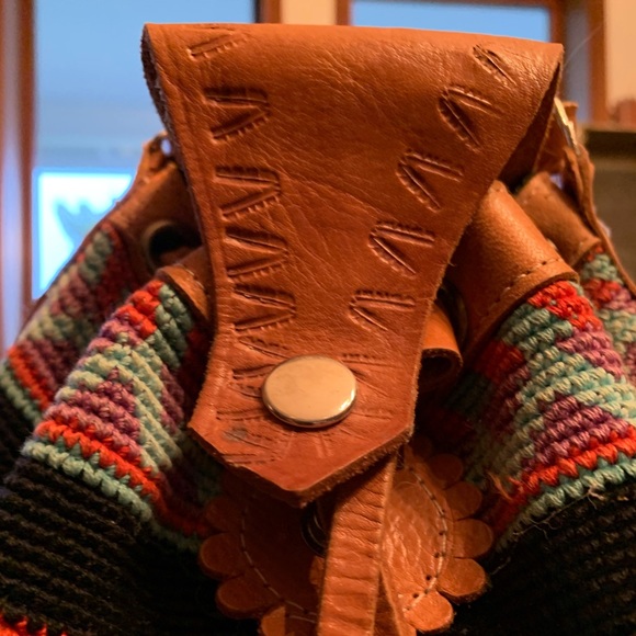 Bucket Purse - Picture 3 of 9